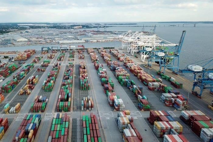 RTW_Containers and port arial view